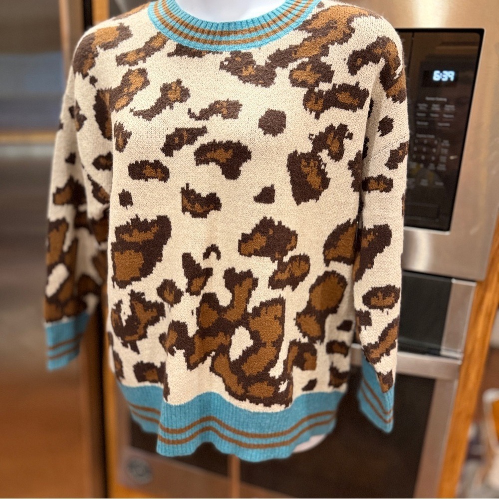 ANDTHEWHY Leopard Print Sweater M‎ L Crew Neck Long Sleeve Pullover